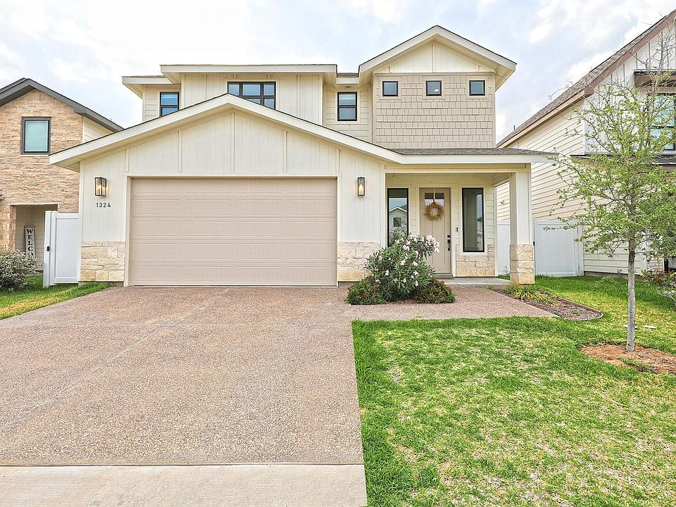 1324 Sambar Loop, Laredo, TX 78045 | Zillow