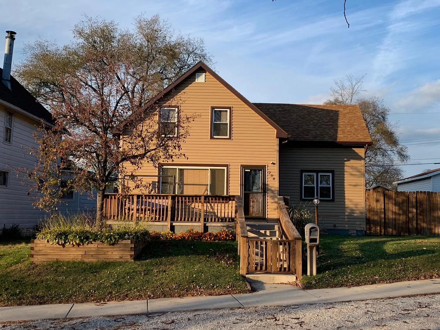 206 Tremont St photo 1