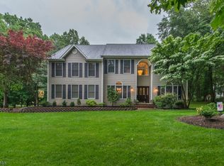 2 Whitfield Ct, Boonton, NJ 07005