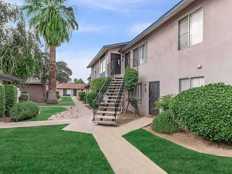 Welcome to Cameron Park Apartments || Your Fresno Oasis Awaits — Photo 6