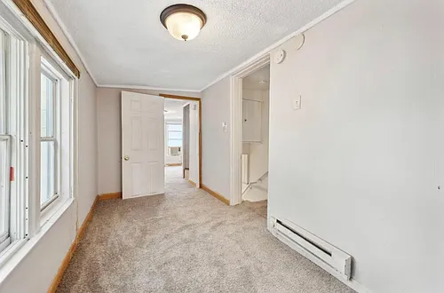 948 Cook Ave E Photo 1