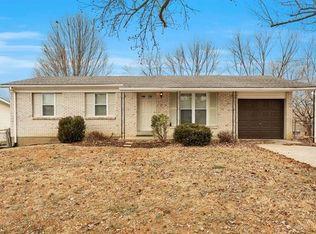 1 Alma Dr, Saint Charles, MO 63304