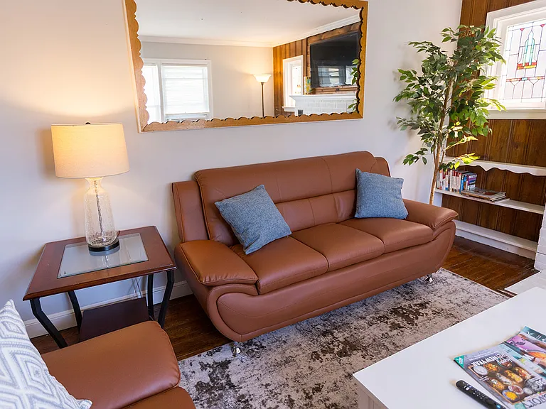 30 Florence Ave — Photo 6