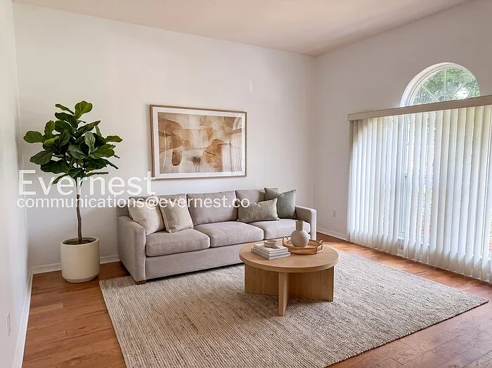 3 bed, 2.0 bath, 1900 sqft, $2,495 — Photo 3