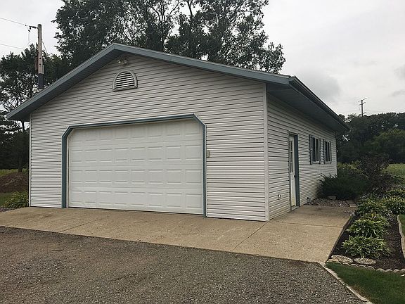 3rd image of 22075 3rd Ave E