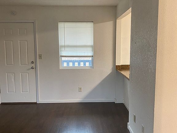 3rd image of 414 Terrace Rd APT C