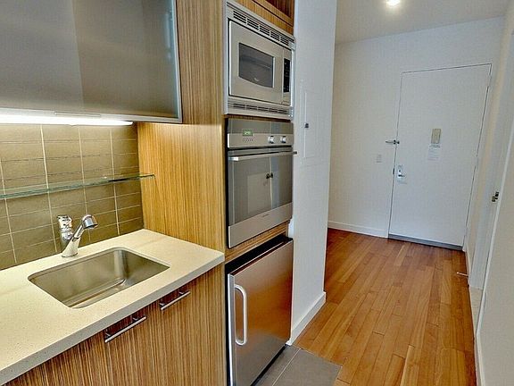 3rd image of 600 W 42nd St #603