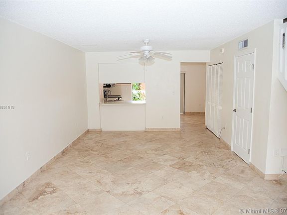 4th image of 10115 SW 77th Ct #10115