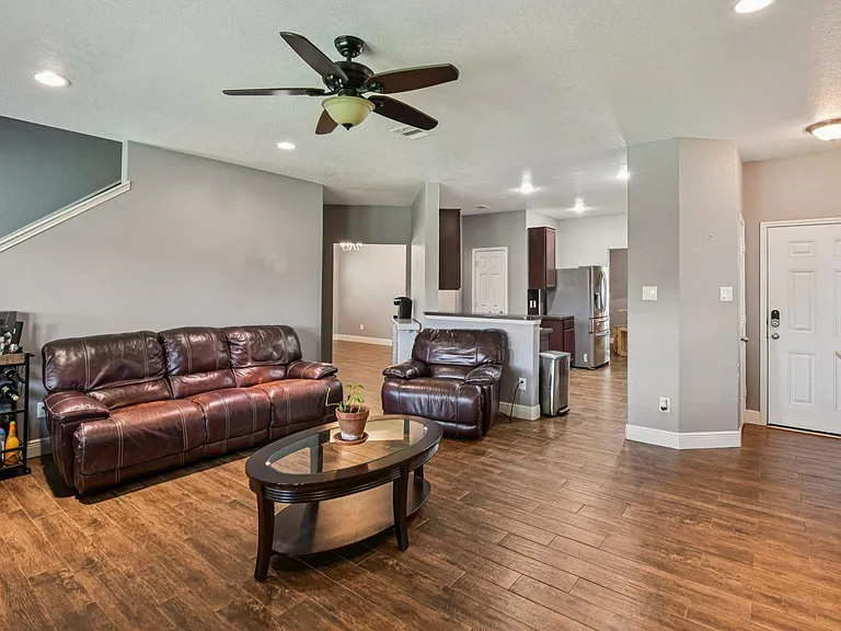 1226 Newsome Glenn Dr — Photo 4