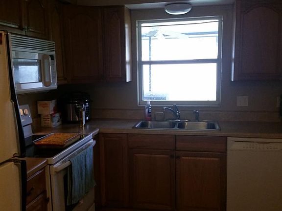 4th image of 909 Wrenwood Ln