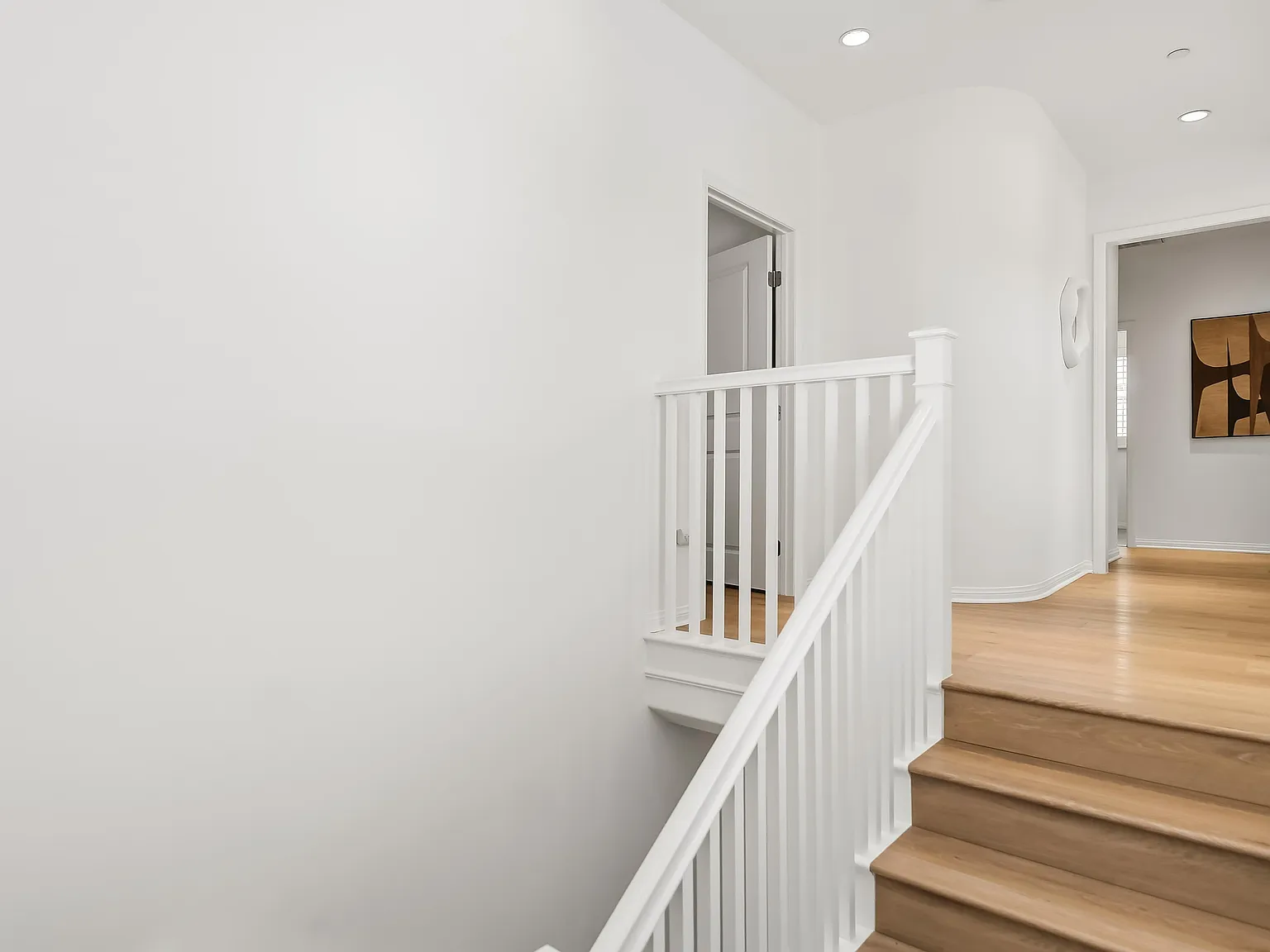 4 bed, 2653 sqft, $6,650 — Photo 3