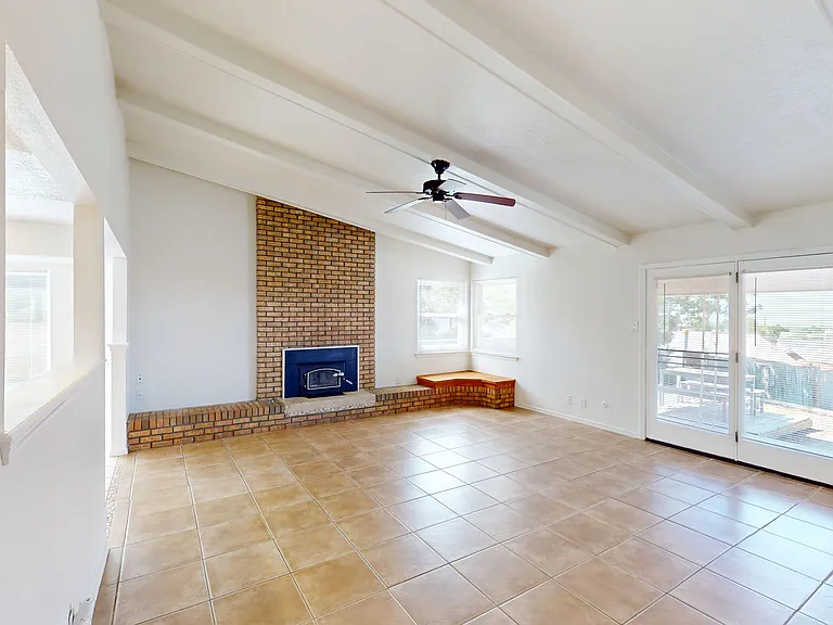 821 Oro Real NE — Photo 6