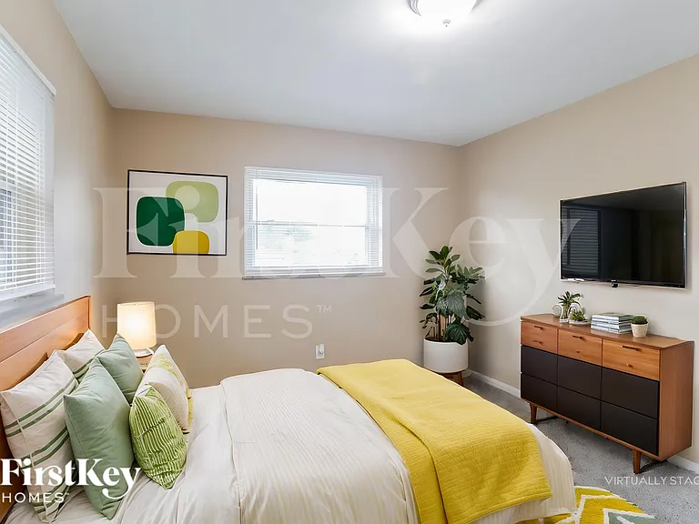 1015 Thunderbird Dr — Photo 12