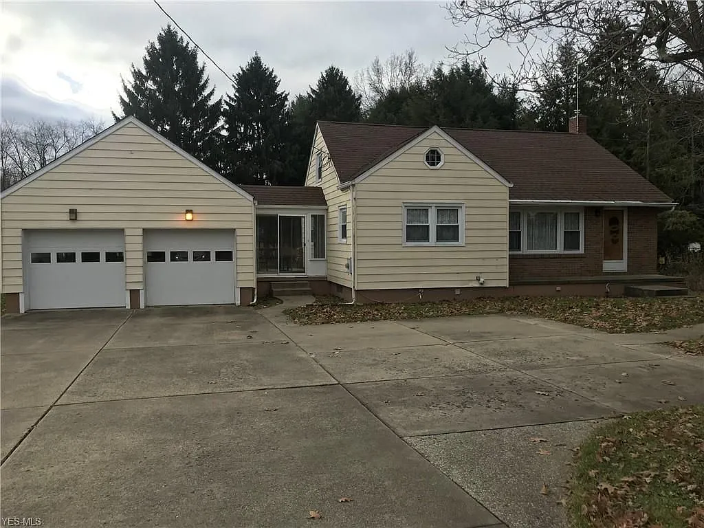 4132 Summit Rd photo 1