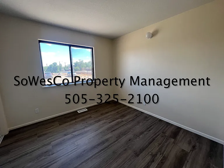 2408 Hutton Ave — Photo 8