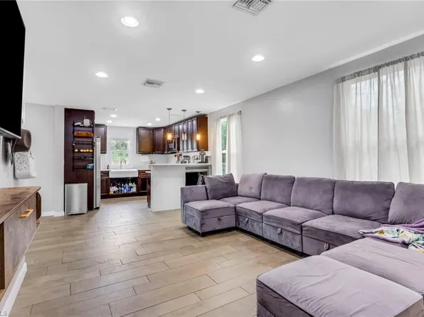 341 Golden Gate BLVD E, NAPLES, FL 34120