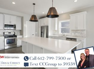 9024 Degler Ln, Chanhassen, MN 55317