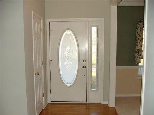 3rd image of 108 Broadmoor Dr