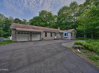 1032 Shadylane Dr, Newfoundland, PA 18445