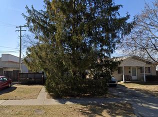 27109 Groveland St, Madison Heights, MI 48071