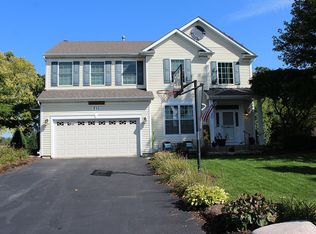 711 Franklin Ln, Lindenhurst, IL 60046