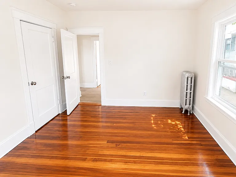 17-19 Lowe St #1 — Photo 3