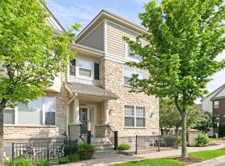 11245 Preswick Blvd, Eden Prairie, MN 55344