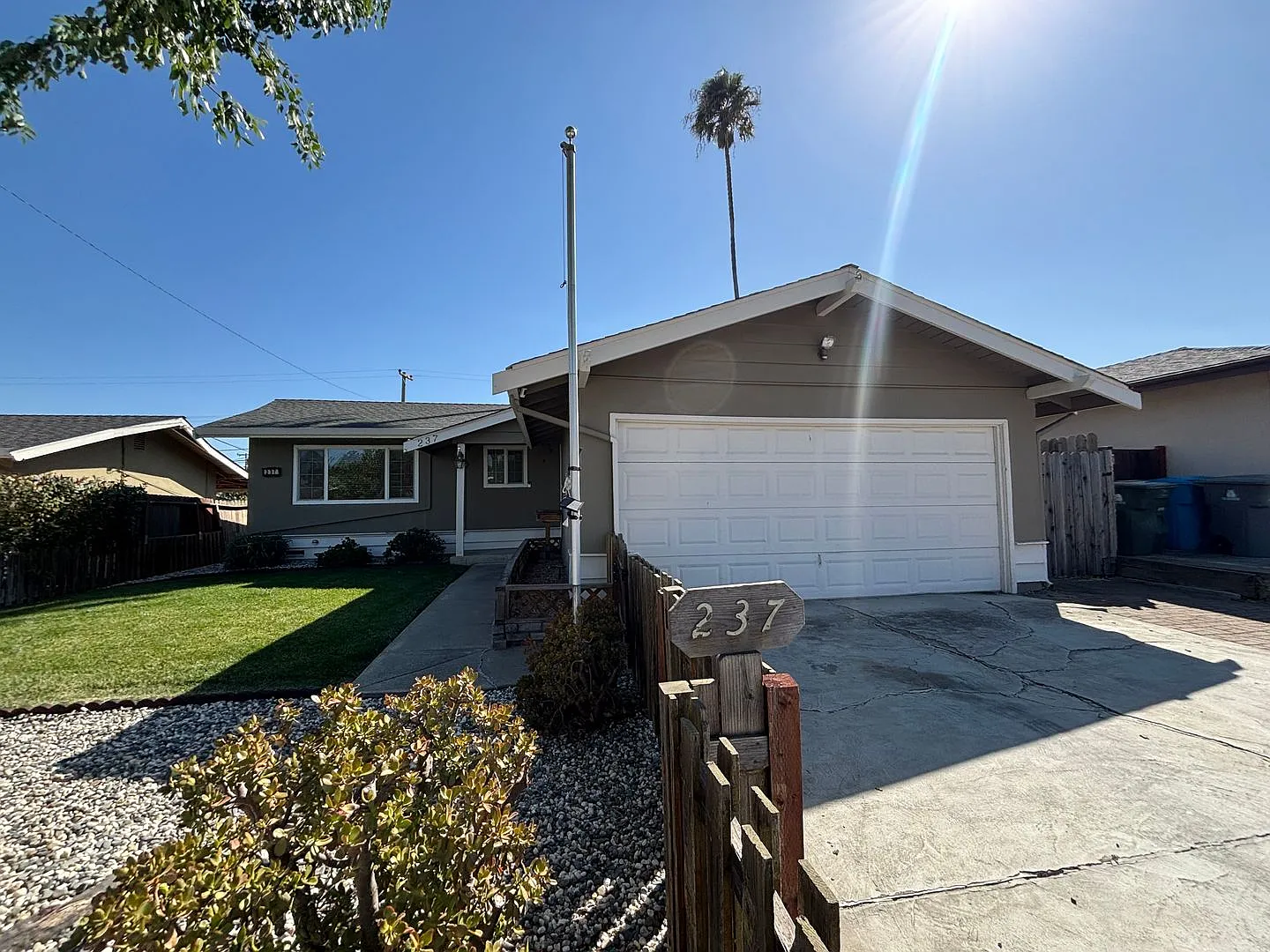 Charming 3BR/1BA in Vacaville Beautifully Maintained with Lush Yards & Bonus Shed! — Photo 2