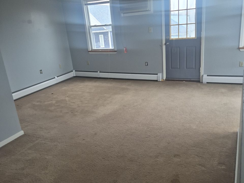 1st image of 22 Wegman Ct