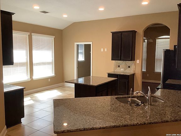 4th image of 213 Flint Rd