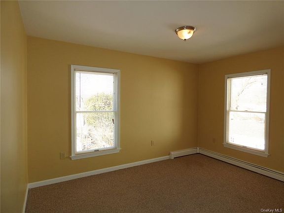 4th image of 17 Lawrence Ave
