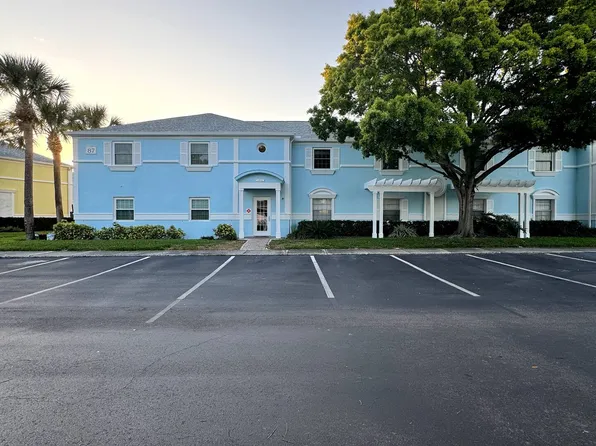 149 Seahorse Dr SE #H, Saint Petersburg, FL 33705