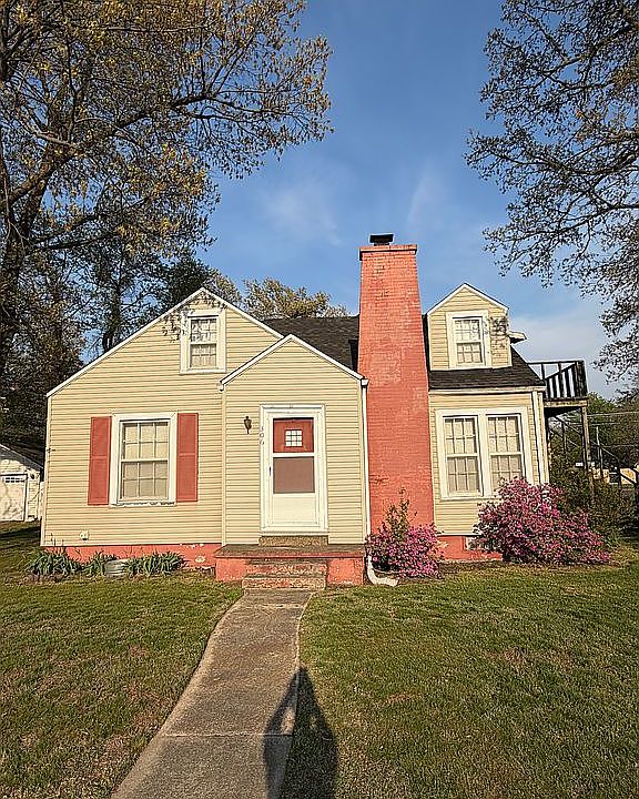1st image of 306 N Douglass St