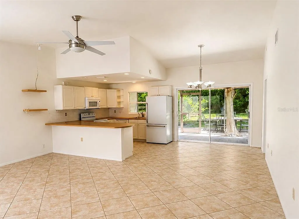 2 bed, 2.0 bath, 1178 sqft, $2,100 — Photo 3