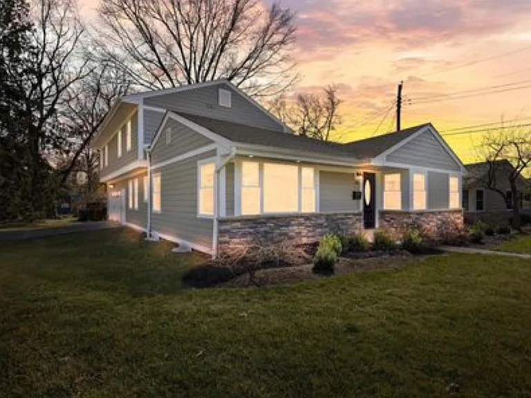 468 Fieldcrest Dr — Photo 1