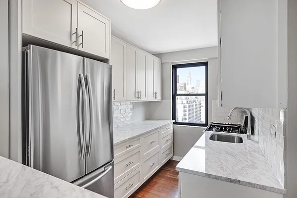 Sold by RES New York | media 3