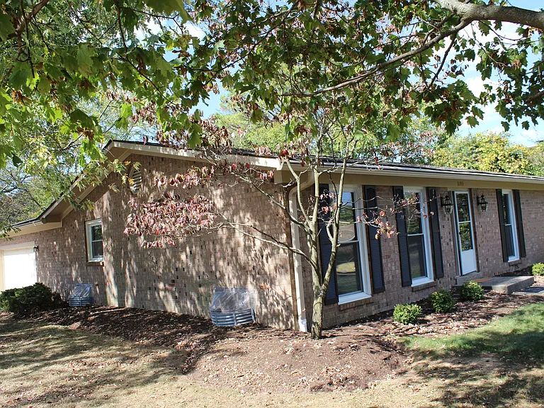 3193 Carriage Ln — Photo 1