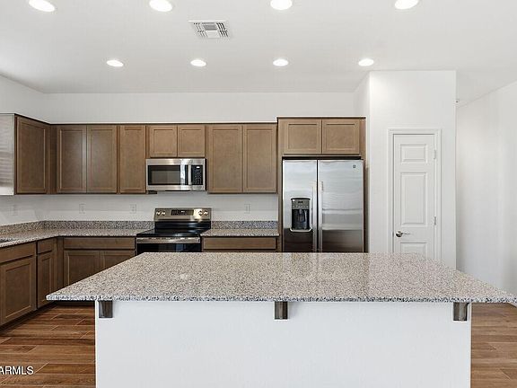 3rd image of 9968 W MITCHELL Avenue