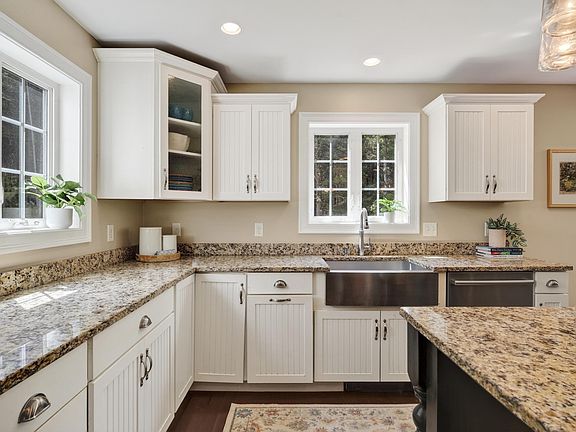 4th image of 7 Arrowhead Ridge Road