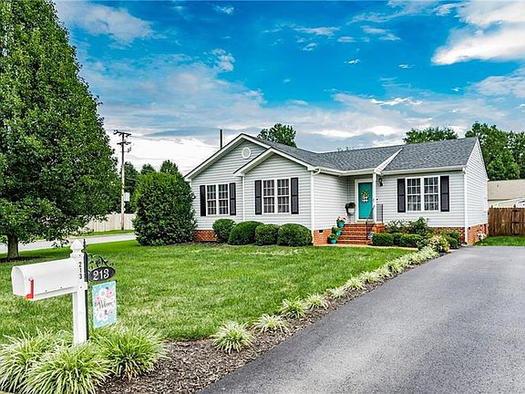 2nd image of 213 Green Hollow Ln