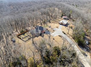 8400 Navajo Trl, Rogers, AR 72756