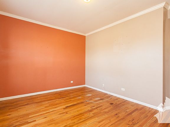 3rd image of 1943 W Chase Ave APT 2W