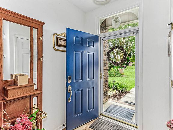 4th image of 4872 Makenna Cir