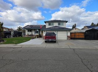 1695 Stanley Dr, Ripon, CA 95366