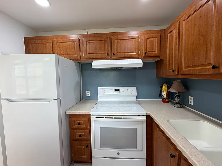 52 Dorset Dr #B — Photo 5