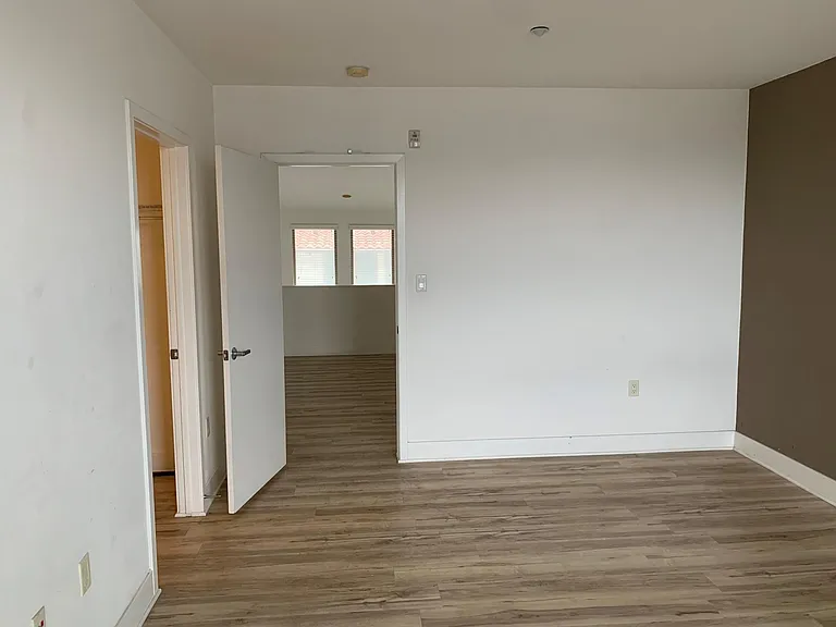 534 S Brea Blvd — Photo 13