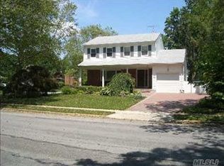 91 Ashford Dr, Syosset, NY 11791