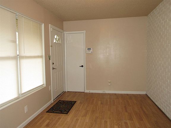 3rd image of 2550 Brooklyn St
