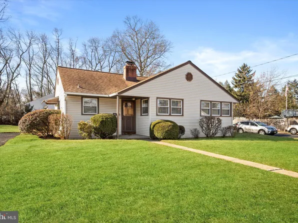 343 Delaware Ave, Roebling, NJ 08554