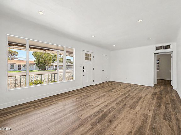 3rd image of 102 W 8TH Place